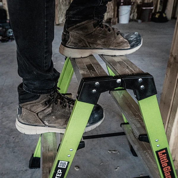 Little Giant SURE STEP Hi-Viz Green Fibreglass