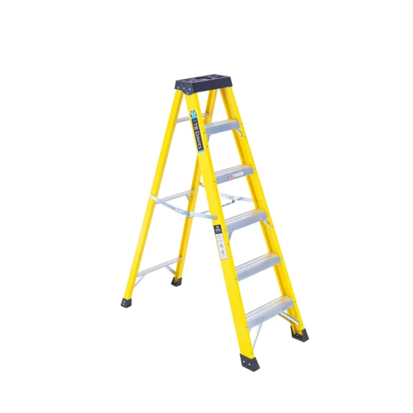TB Davies INSUL8-S Fibreglass Professional Swingback Step Ladder