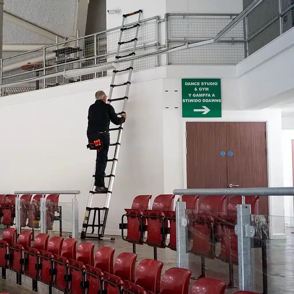 TB Davies 4.4m XTEND+CLIMB Super ProSeries S2.0 Telescopic Ladder 15 TB Davies 4.4m XTEND+CLIMB Super ProSeries S2.0 Telescopic Ladder - Image 15