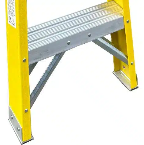 Titan Fibreglass Swingback Step Ladder 3 Titan Fibreglass Swingback Step Ladder - Image 3